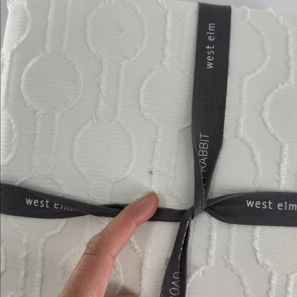 West Elm Roar & Rabbit Circle Lattice Jacquard Duvet Cover White Full/Queen NWT